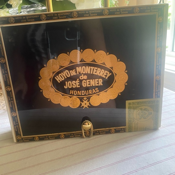 Cigar Box Purse - Picture 7 of 11